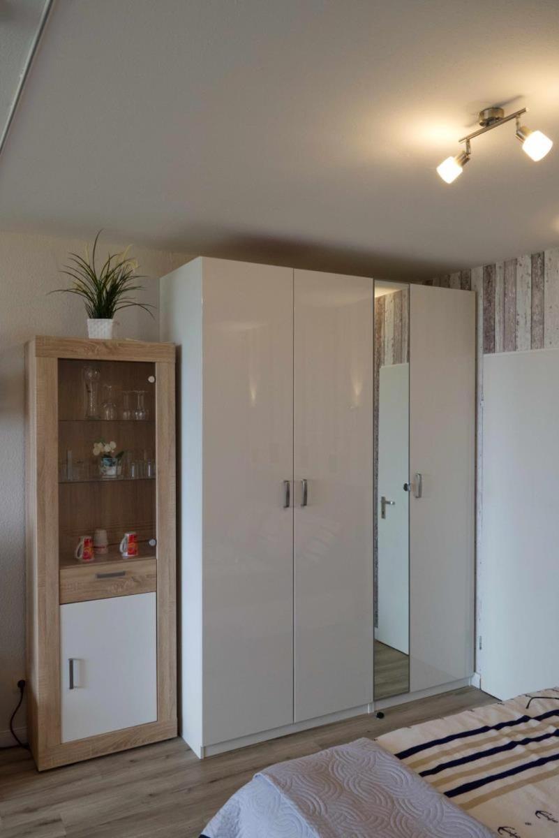 Inselblume 80 - Gemuetliche Ferienwohnung, Blick Auf Die Fehmarnsundbruecke Burgtiefe auf Fehmarn Eksteriør bilde